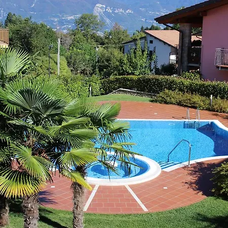 At Garda Lake Apartment San Zeno di Montagna