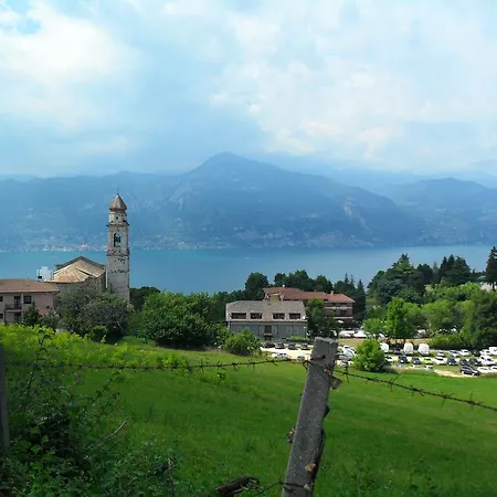 At Garda Lake San Zeno di Montagna