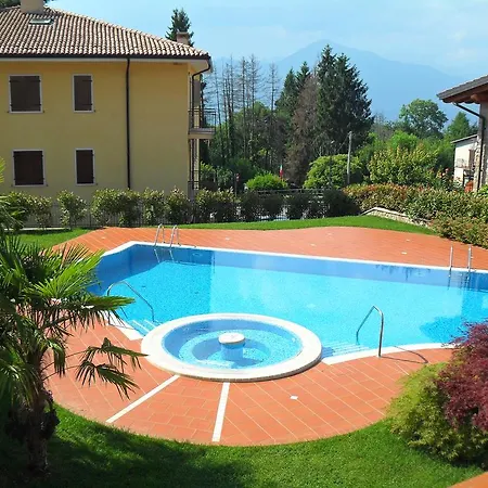At Garda Lake Apartment