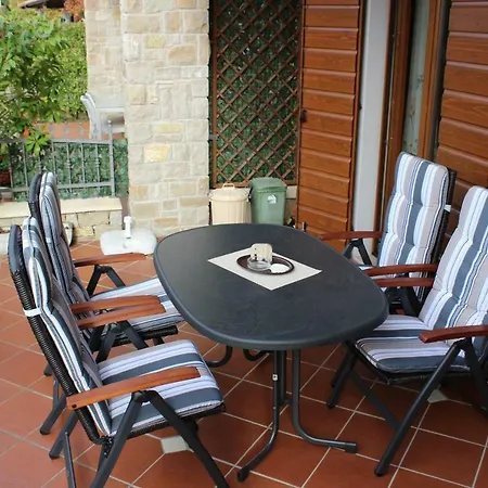 Apartment At Garda Lake San Zeno di Montagna